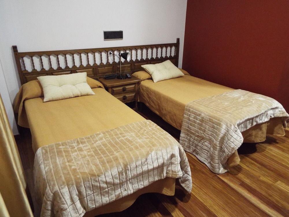 Hotel Ansuina Banos Del Molgas Екстериор снимка